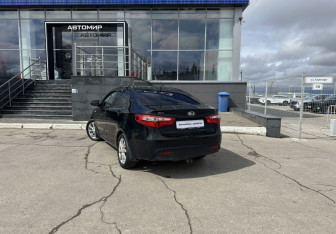 Подержанный автомобиль Kia Rio Sedan 2014 года (7 фото)