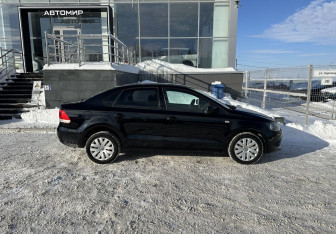 Подержанный автомобиль Volkswagen Polo Sedan 2014 года (4 фото)