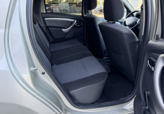 Подержанный автомобиль Renault Duster 2014 года (12 фото)