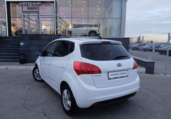 Подержанный автомобиль Kia Venga 2015 года (7 фото)