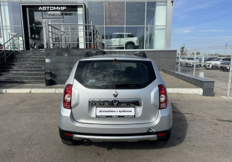 Подержанный автомобиль Renault Duster 2013 года (6 фото)