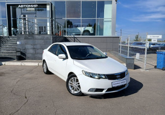Подержанный автомобиль Kia Cerato Sedan 2011 года (3 фото)