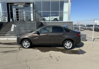 Подержанный автомобиль LADA (ВАЗ) Vesta Sedan 2019 года (8 фото)