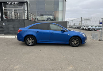 Подержанный автомобиль Chevrolet Cruze Sedan 2011 года (4 фото)