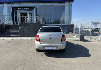 Подержанный автомобиль LADA (ВАЗ) Granta Sedan 2013 года (6 фото)