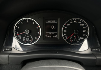 Подержанный автомобиль Volkswagen Tiguan 2012 года (9 фото)