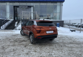 Подержанный автомобиль Hyundai Creta 2021 года (7 фото)