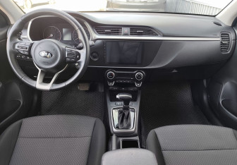 Подержанный автомобиль Kia Rio Hatchback 2020 года (10 фото)