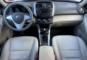 Подержанный автомобиль Lifan X60 2014 года (10 фото)