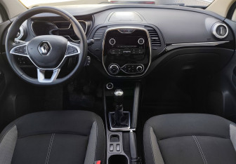 Подержанный автомобиль Renault Kaptur 2021 года (10 фото)