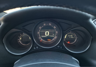 Подержанный автомобиль Citroen C4 Hatchback 2012 года (9 фото)