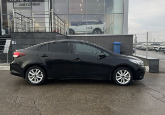 Подержанный автомобиль Kia Cerato Sedan 2018 года (4 фото)