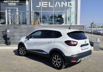 Подержанный автомобиль Renault Kaptur 2021 года (7 фото)