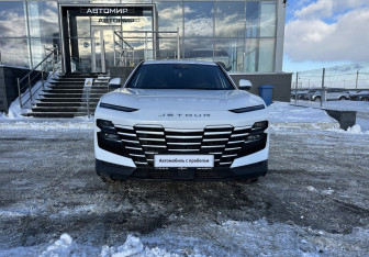 Подержанный автомобиль Jetour Dashing 2023 года (2 фото)