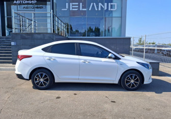 Подержанный автомобиль Hyundai Solaris Sedan 2021 года (4 фото)