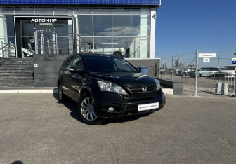 Подержанный автомобиль Honda CR-V 2011 года (3 фото)