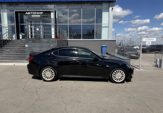 Подержанный автомобиль Lexus IS Sedan 2006 года (4 фото)