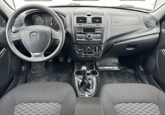 Подержанный автомобиль LADA (ВАЗ) Granta Sedan 2019 года (10 фото)