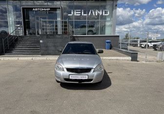 Подержанный автомобиль LADA (ВАЗ) Priora Hatchback 2010 года (2 фото)