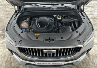 Подержанный автомобиль Geely Monjaro 2024 года (13 фото)