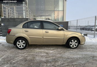Подержанный автомобиль Kia Rio Sedan 2010 года (4 фото)