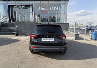 Подержанный автомобиль Skoda Karoq 2021 года (6 фото)