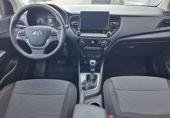Подержанный автомобиль Hyundai Solaris Sedan 2021 года (10 фото)