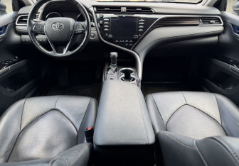 Подержанный автомобиль Toyota Camry Sedan 2019 года (10 фото)