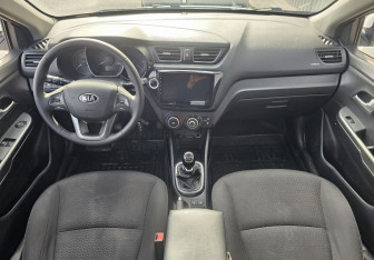 Подержанный автомобиль Kia Rio Sedan 2013 года (10 фото)
