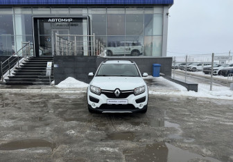 Подержанный автомобиль Renault Sandero 2018 года (2 фото)