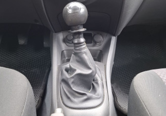 Подержанный автомобиль Kia Rio Sedan 2010 года (11 фото)