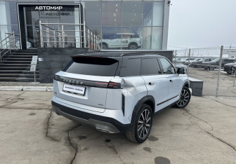 Подержанный автомобиль Jaecoo J7 2024 года (5 фото)