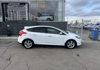 Подержанный автомобиль Ford Focus Hatchback 2013 года (4 фото)