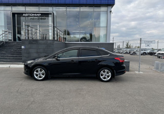 Подержанный автомобиль Ford Focus Sedan 2013 года (8 фото)