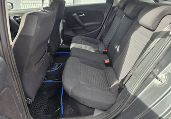 Подержанный автомобиль Volkswagen Polo Hatchback 2011 года (12 фото)