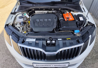 Подержанный автомобиль Skoda Octavia Liftback 2020 года (13 фото)