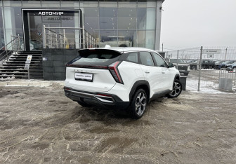 Подержанный автомобиль Geely Atlas 2024 года (5 фото)