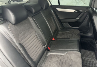 Подержанный автомобиль Volkswagen Passat Sedan 2012 года (12 фото)