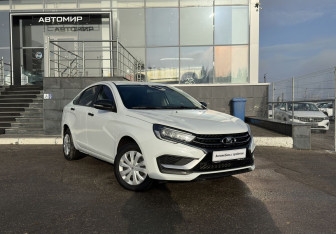 Подержанный автомобиль LADA (ВАЗ) Vesta Sedan 2023 года (3 фото)