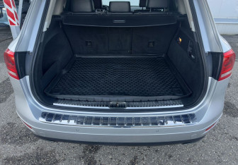 Подержанный автомобиль Volkswagen Touareg 2012 года (13 фото)