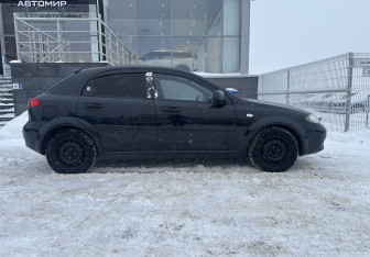 Подержанный автомобиль Chevrolet Lacetti Hatchback 2010 года (4 фото)