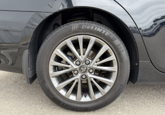 Подержанный автомобиль Toyota Camry Sedan 2015 года (14 фото)