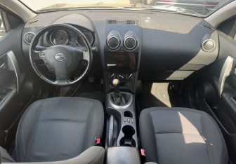 Подержанный автомобиль Nissan Qashqai 2013 года (10 фото)