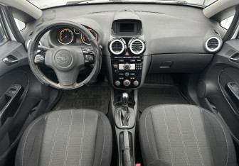 Подержанный автомобиль Opel Corsa 2013 года (10 фото)