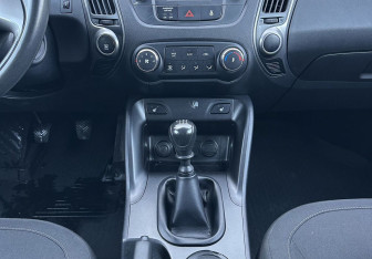 Подержанный автомобиль Hyundai ix35 2014 года (11 фото)