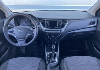Подержанный автомобиль Hyundai Solaris Sedan 2017 года (10 фото)