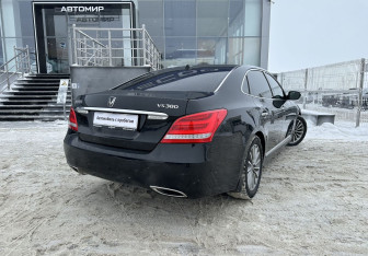Подержанный автомобиль Hyundai Equus 2014 года (5 фото)