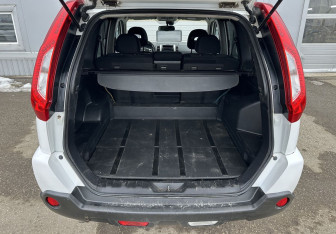 Подержанный автомобиль Nissan X-Trail 2014 года (15 фото)