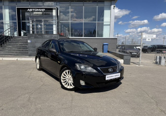Подержанный автомобиль Lexus IS Sedan 2006 года (3 фото)