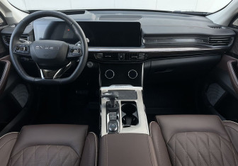 Подержанный автомобиль Exeed VX 2023 года (10 фото)